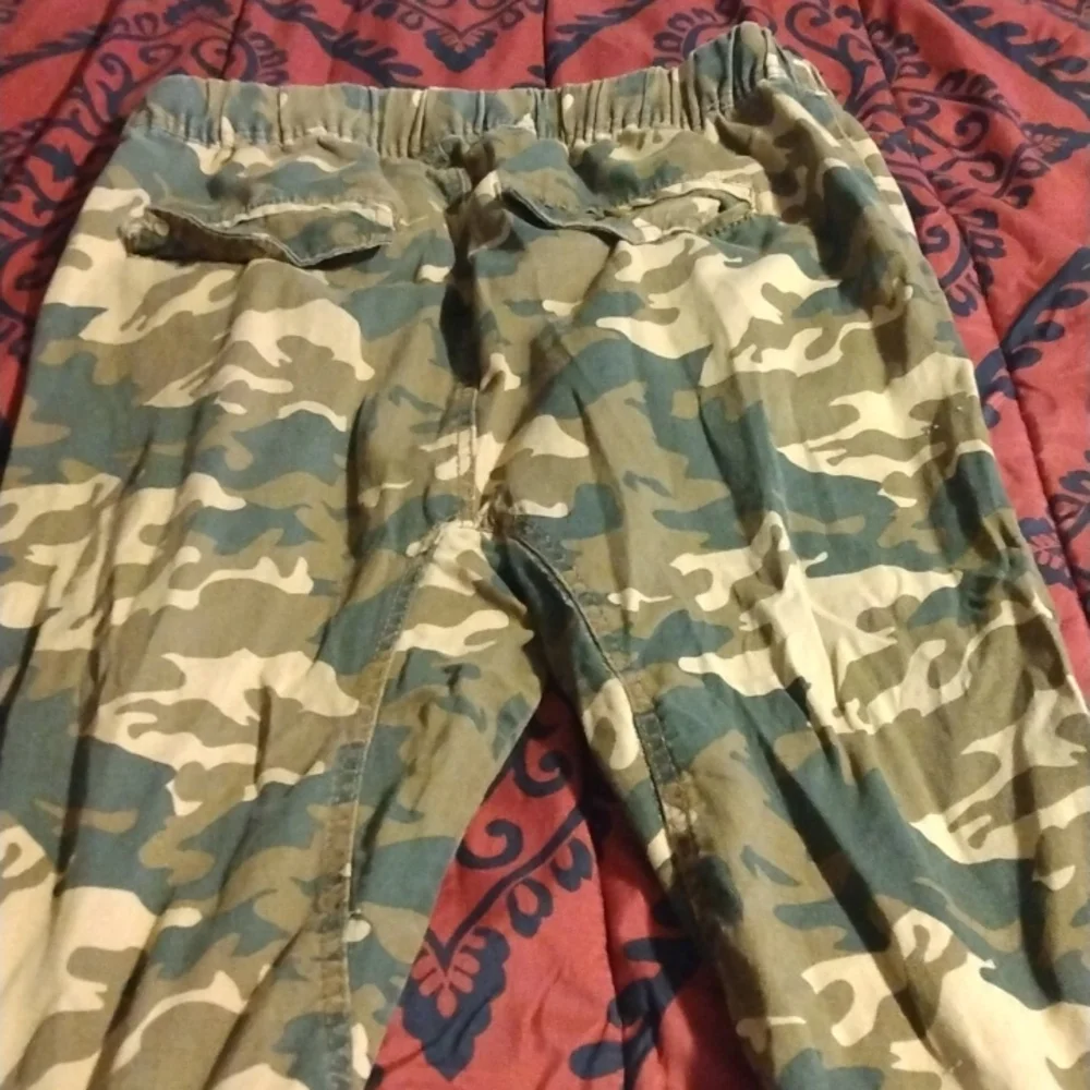 Pants - Picture 4 of 4